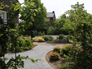 Romantische tuin in Engelse stijl 3