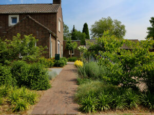 Romantische tuin in Engelse stijl 6